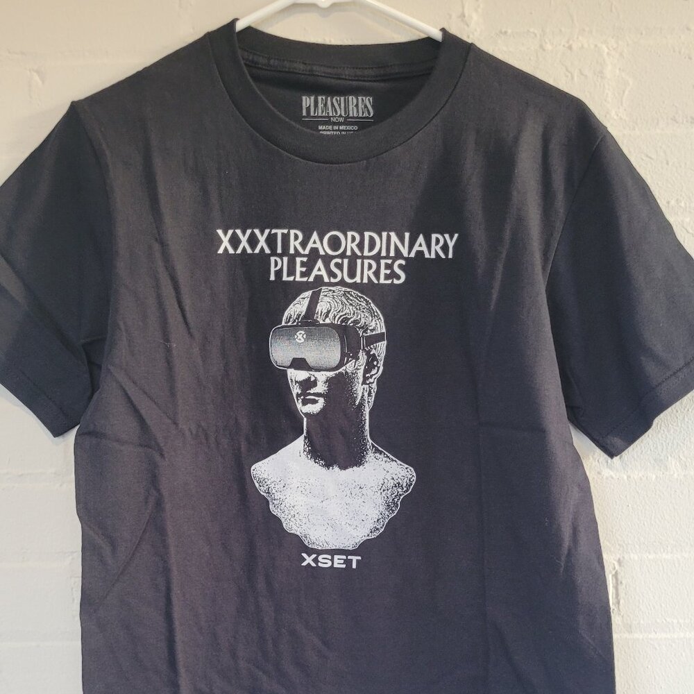 PLEASURES x XSET VR Headset T-Shirt Small Black Gamer Statue Graphic Tee